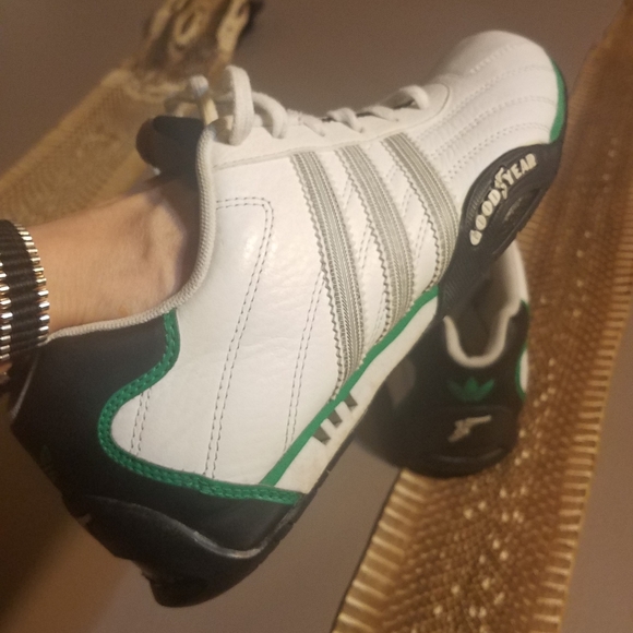 Adidas runners  Size 4.5Y/6.5W - Picture 7 of 9